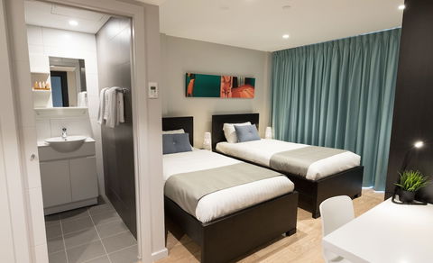 Studio 8 Residences - Adults Only - Rental Cars 2