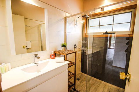 Halinka Lodge - Rental Cars 3