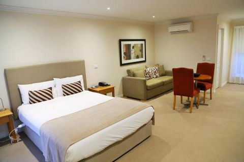 Allansford Hotel Motel - Rental Cars 3