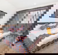 City Edge Dandenong Apartment Hotel - Rental Cars