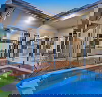 Lilypad at Palm Cove - Rental Cars