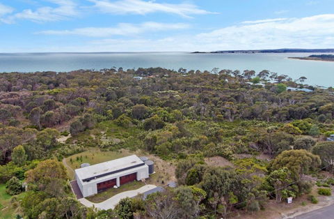 Tamar Solar Home - Rental Cars 5
