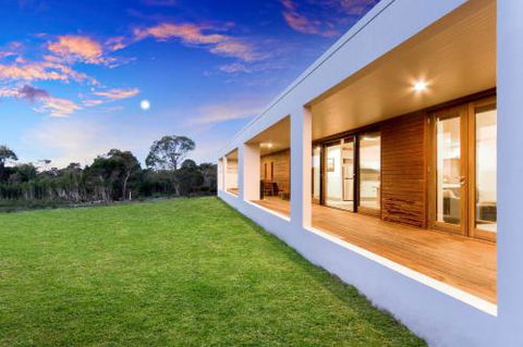 Tamar Solar Home - Rental Cars 6