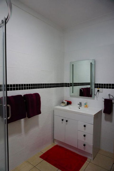 Muswellbrook Northside B & B - Rental Cars 7