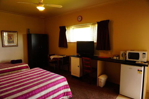 Muswellbrook Northside B & B - Rental Cars 5