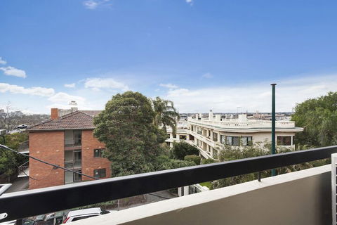 BOUTIQUE STAYS - Ace's Place - Rental Cars 4