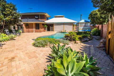 Yanchep Beach Retreat - Rental Cars 3