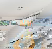 The Penthouse at Little Beach - Rental Cars