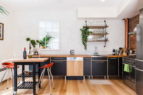 VERA, 1BDR South Melbourne Apartment - Rental Cars 6