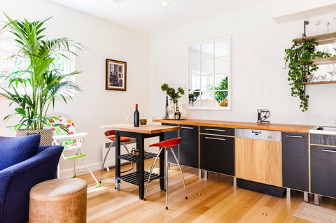 VERA, 1BDR South Melbourne Apartment - Rental Cars 5