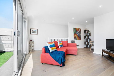 DINA, 2BDR Carlton Apartment - Rental Cars 1