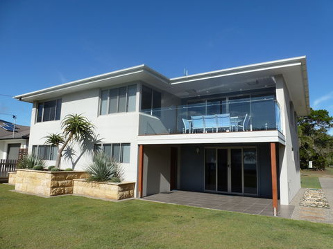 NRMA Woodgate Beach Holiday Park - Rental Cars 1