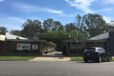 Central Wangaratta Motel - Rental Cars 4
