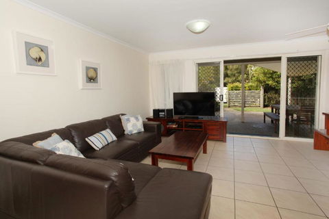 Unit 9 Marcoola Shores 1 Flindersia Street Marcoola 500 BOND LINEN INCLUDED - Rental Cars 2