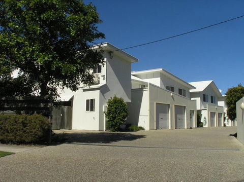 Unit 9 Marcoola Shores 1 Flindersia Street Marcoola 500 BOND LINEN INCLUDED - Rental Cars 5
