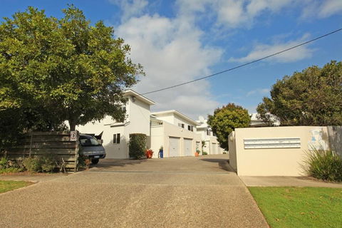 Unit 9 Marcoola Shores 1 Flindersia Street Marcoola 500 BOND LINEN INCLUDED - Rental Cars 6