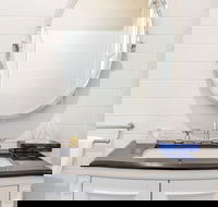 Grandview Accommodation - The Flaxley Apartments - Rental Cars