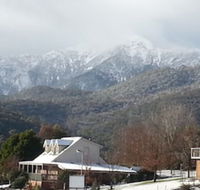 Eagles Nest - Rental Cars