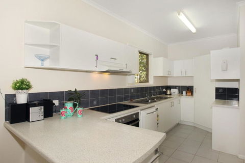 15 Joanne Street Marcoola - Rental Cars 3