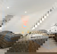 Balmain Modern Apartments - Rental Cars