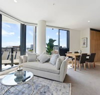 Modern Ultra Clean in the Heart of Convenience - Rental Cars