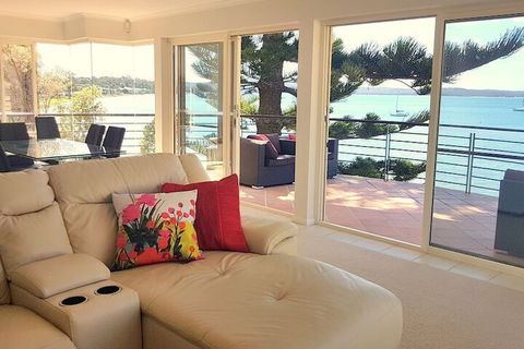 VUES At Salamander Bay - Rental Cars 3