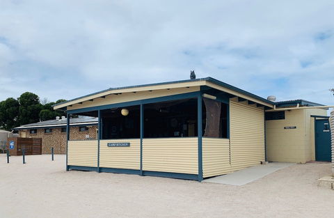 Venus Bay Beachfront Tourist Park - Rental Cars 0