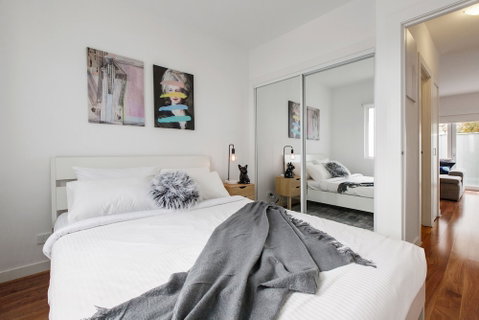 Heart Of Highett Apartment By Ready Set Host - Rental Cars 4