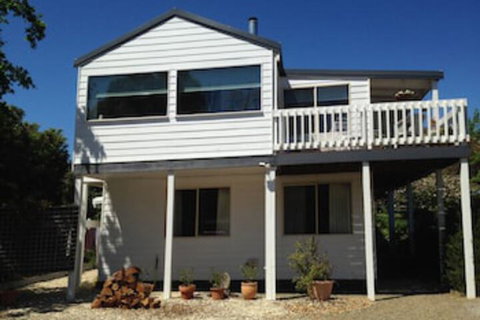 Yarraglen BnB - Rental Cars 0
