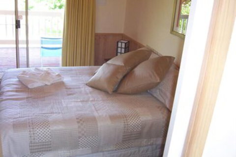 Yarraglen BnB - Rental Cars 7