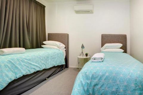 Aqualuna Beach Resort Unit 25 - Rental Cars 7