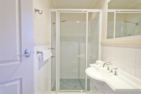 Aqualuna Beach Resort Unit 25 - Rental Cars 6