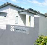 Stylish Holiday Unit - Rental Cars