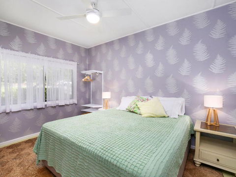 Retro Vibes 18 Norahview Street Bateau Bay - Rental Cars 5