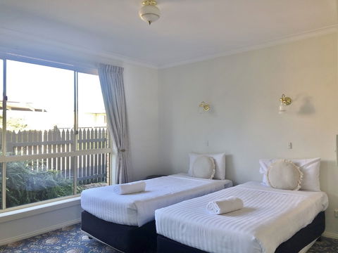 Eastcoaster Resort - Rental Cars 1