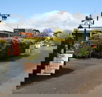 Ross Motel - Rental Cars