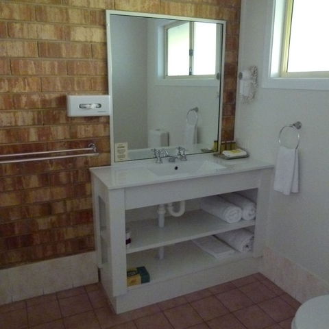 Lismore Wilson Motel - Rental Cars 1