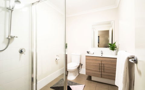 Airport Apartments By Vetroblu - Rental Cars 5