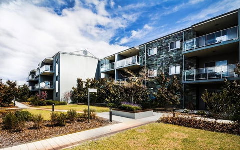 Airport Apartments By Vetroblu - Rental Cars 0
