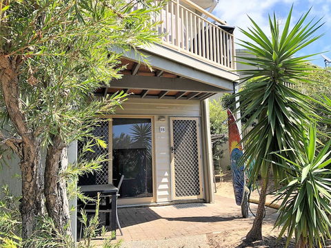 Pandanus Palms Holiday Resort - Rental Cars 2