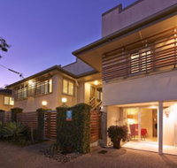 Brisbane Street Studios - Rental Cars