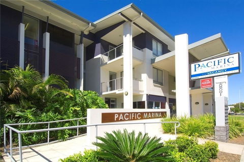 Pacific Marina Apartments - Rental Cars 0