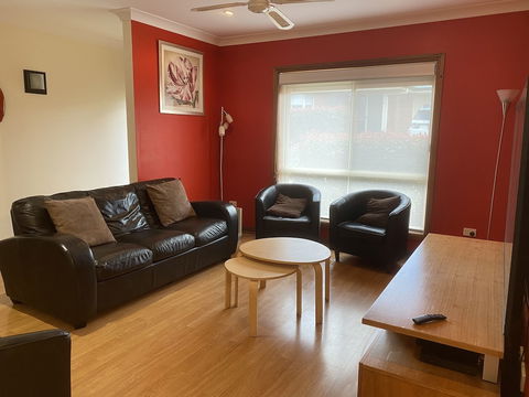 Apartments On Tolmie - Rental Cars 5