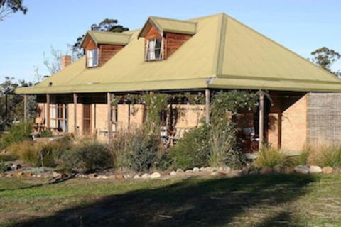 Wind Song Bed & Breakfast - Rental Cars 0