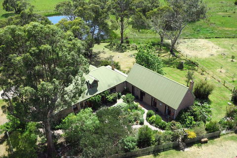 Wind Song Bed & Breakfast - Rental Cars 1