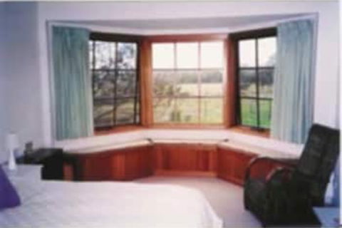 Wind Song Bed & Breakfast - Rental Cars 5
