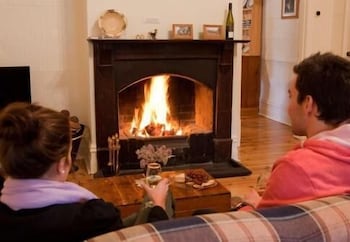 Brown's House Bed And Breakfast - Rental Cars 3