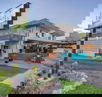 Demi View Motel - Rental Cars