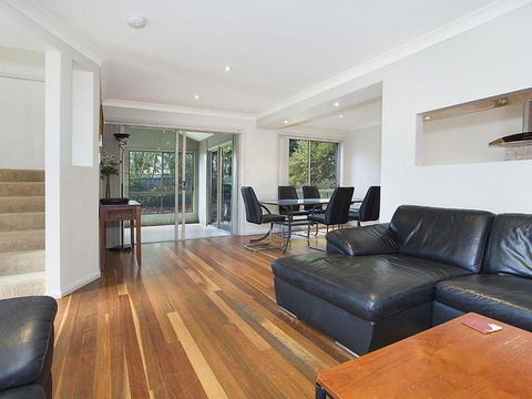 Harmony House Bateau Bay NSW - Rental Cars 2