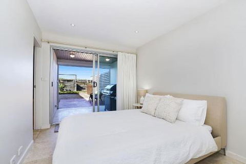 Perfect Beach Front Duplex The Entrance North - Rental Cars 2